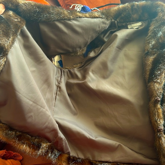 INVESTMENTS Brown Faux Fur Vest w/Side Pockets & Front Buttons & Full Lining - Picture 9 of 9